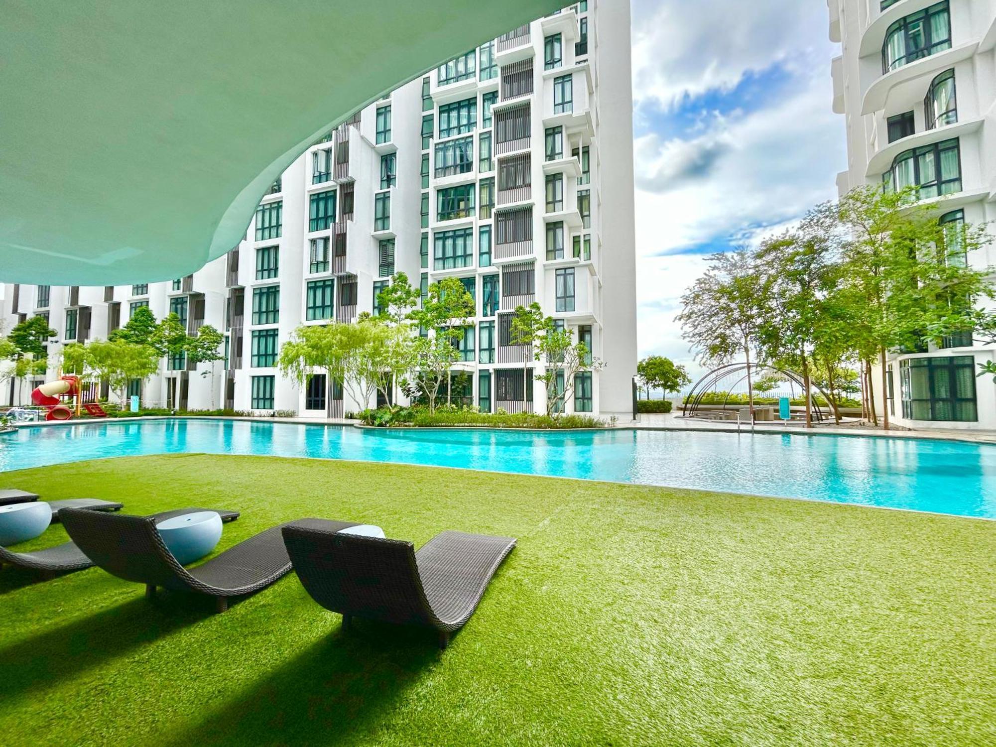 1-8 Pax Comfort Place 3room Ara Damansara Apartment *