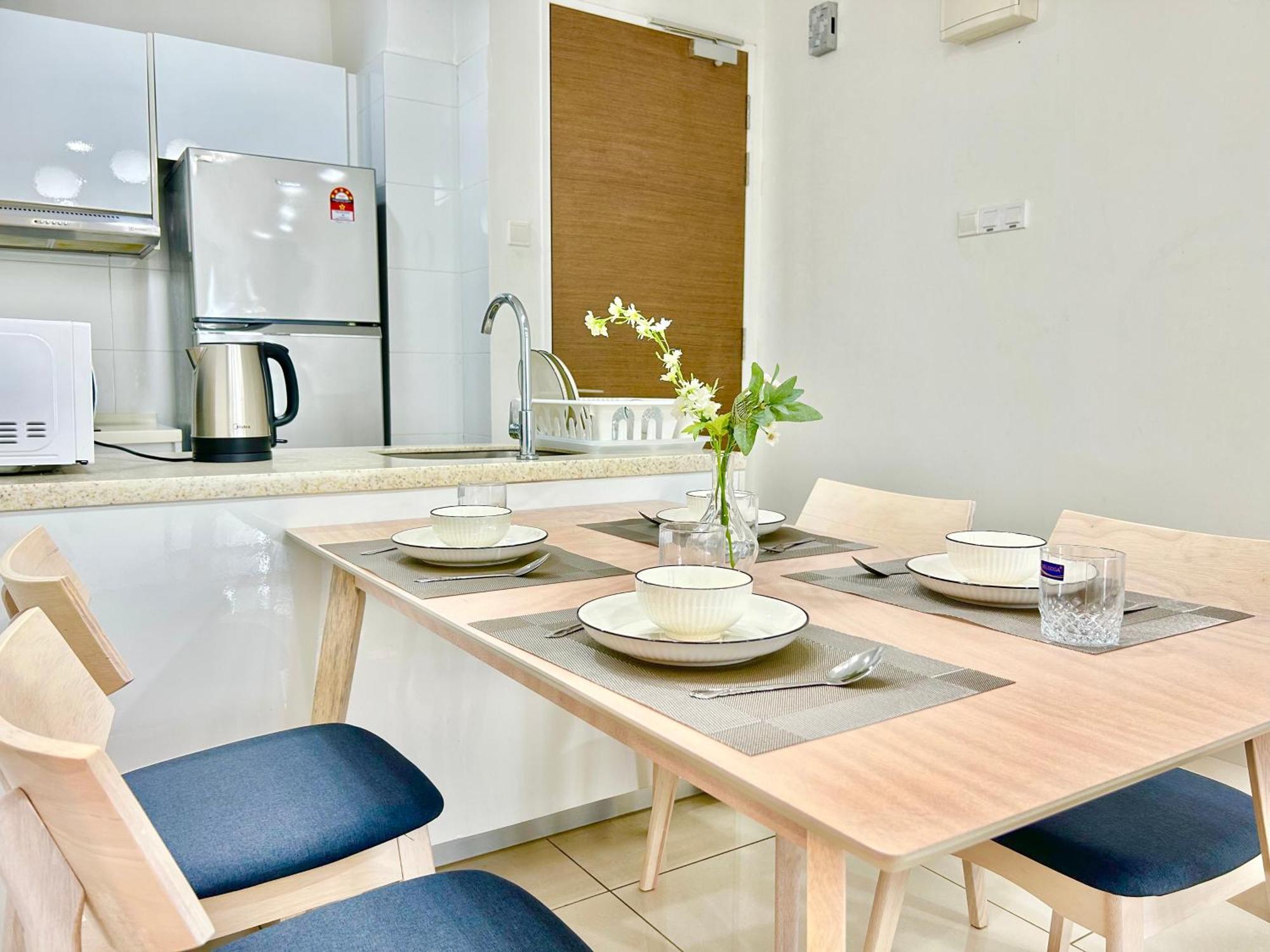 1-8 Pax Comfort Place 3room Ara Damansara *