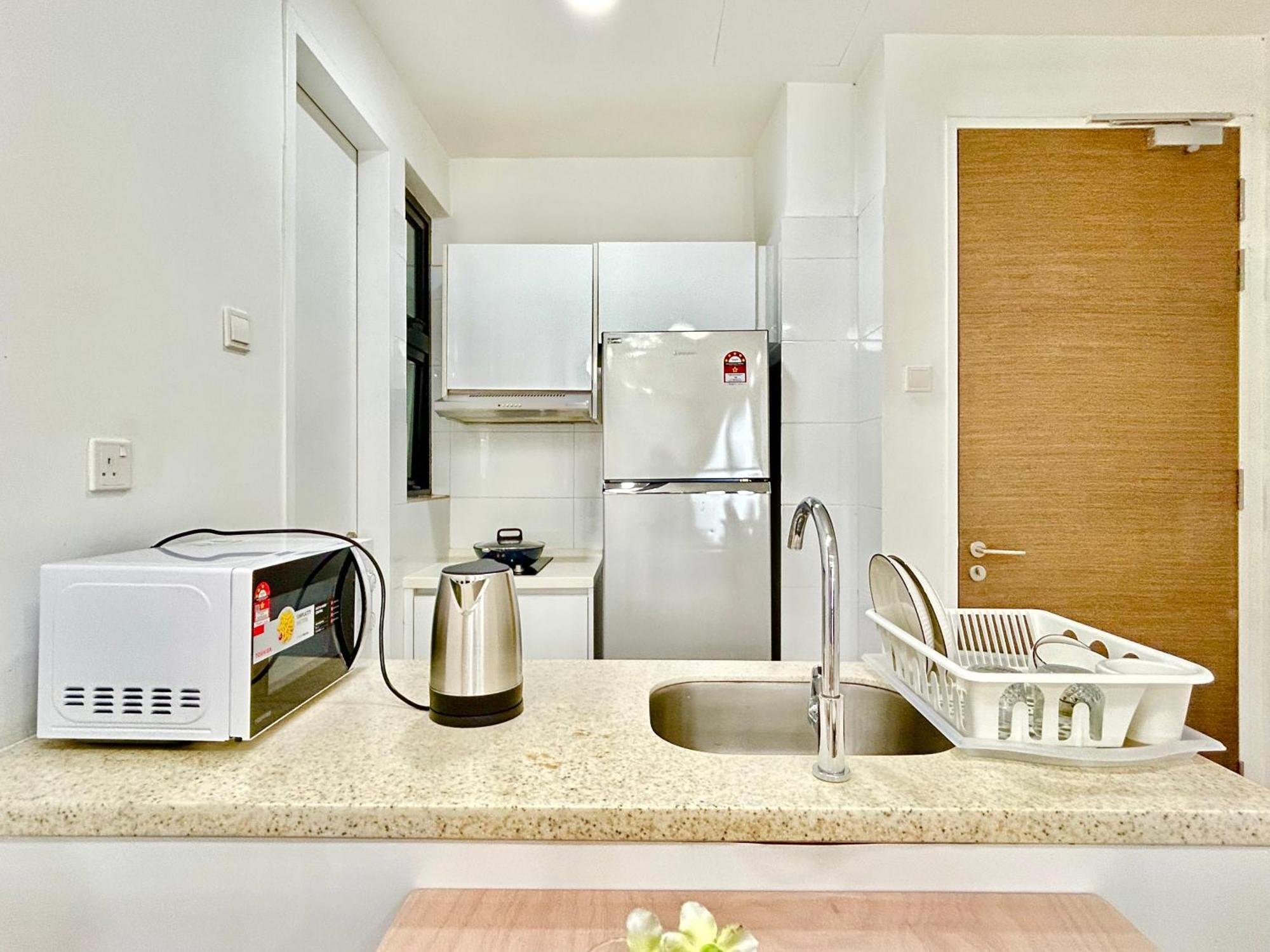 1-8 Pax Comfort Place 3room Ara Damansara Apartment Petaling Jaya