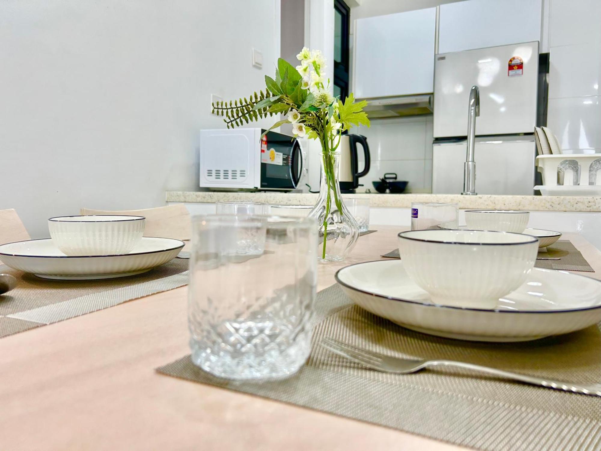 1-8 Pax Comfort Place 3room Ara Damansara Apartment