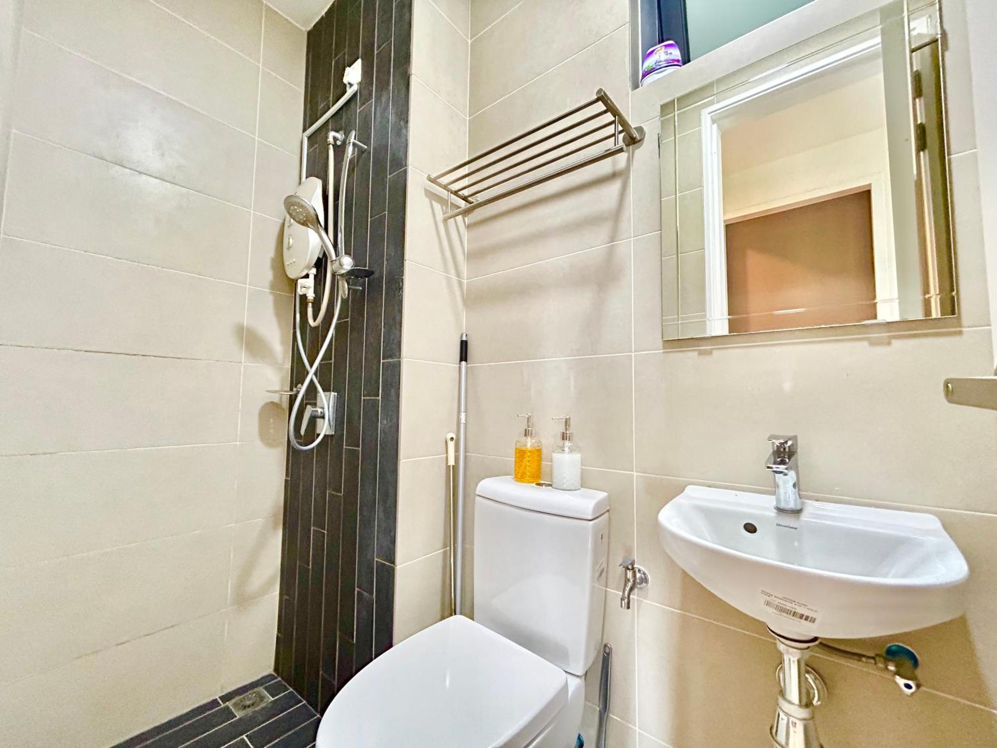 1-8 Pax Comfort Place 3room Ara Damansara * Petaling Jaya