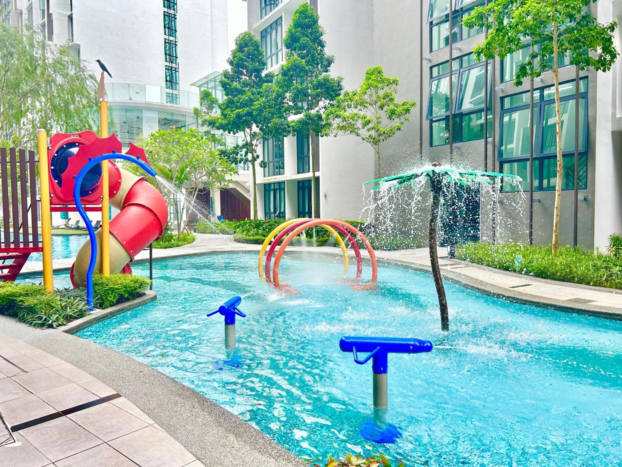1-8 Pax Comfort Place 3room Ara Damansara * Petaling Jaya